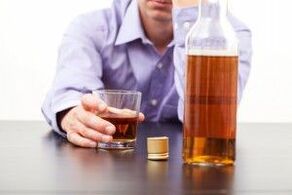 пиенето на алкохол като причина за слаба потентност